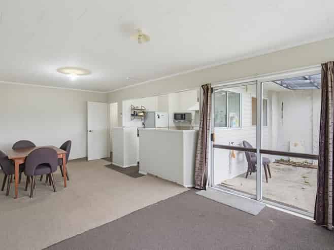 16B Buckley Grove, Paraparaumu
