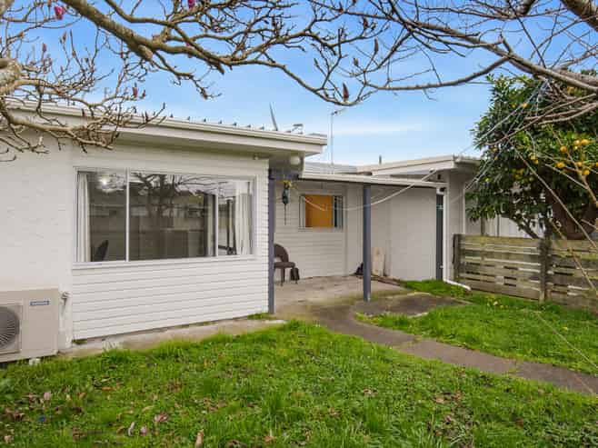 16B Buckley Grove, Paraparaumu