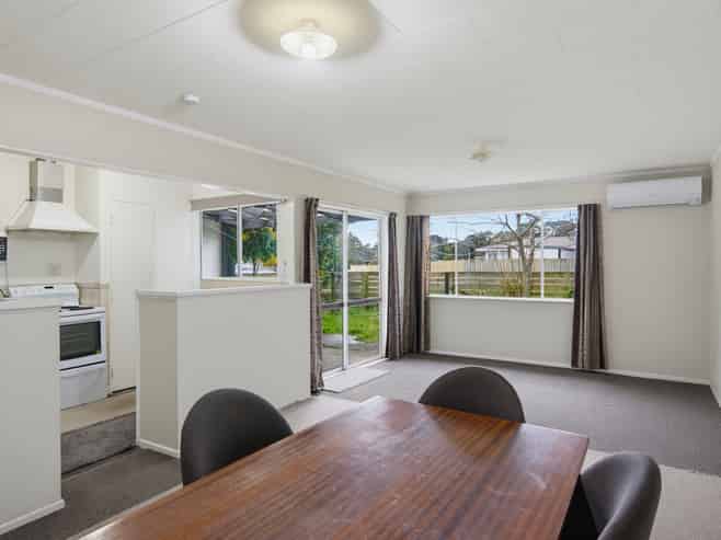 16B Buckley Grove, Paraparaumu