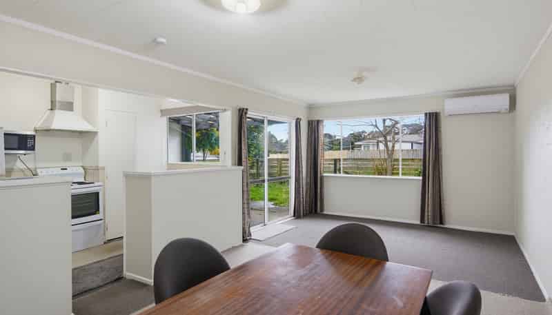 16B Buckley Grove, Paraparaumu