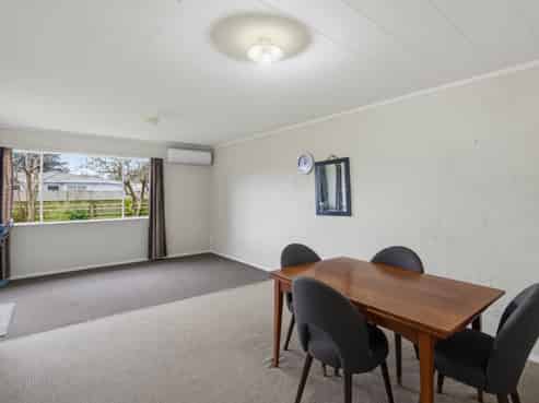 16B Buckley Grove, Paraparaumu