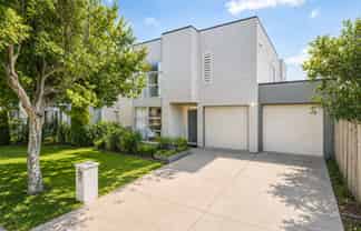 12 Phar Lap Crescent, Takanini
