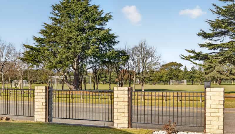 40 Oakley Crescent, Hornby