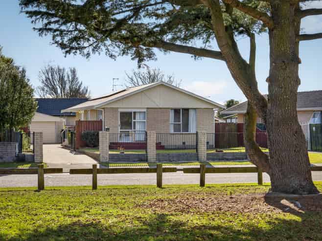 40 Oakley Crescent, Hornby