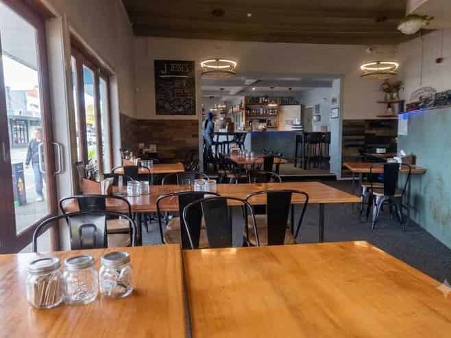 $1M Turnover Waterfront Cafe & Bar
