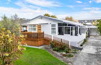 44 Longburn Road, Henderson