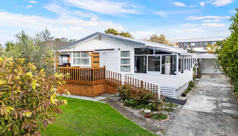 44 Longburn Road, Henderson