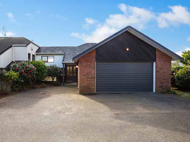 8a Sailmaker Close, Whitby