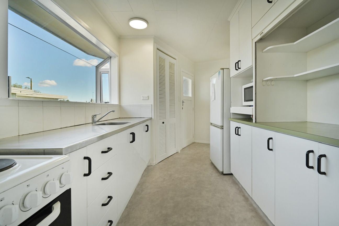 Well positioned. Well presented. Well worth a look - Vista 4