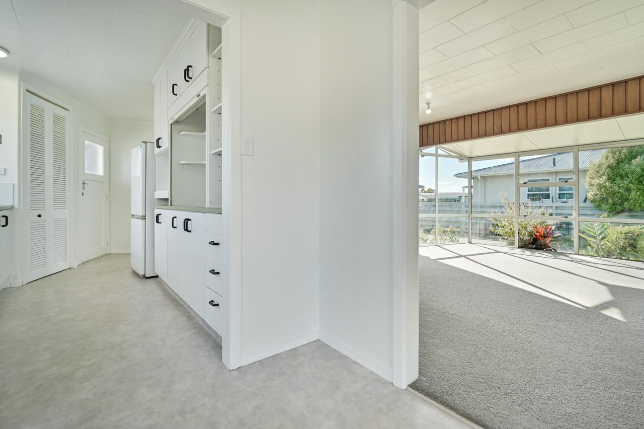 Well positioned. Well presented. Well worth a look - Vista 6