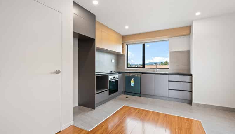 24 Red Arches Road, Henderson