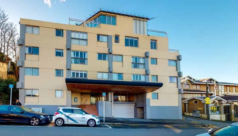 27/54 Hill Street , Thorndon