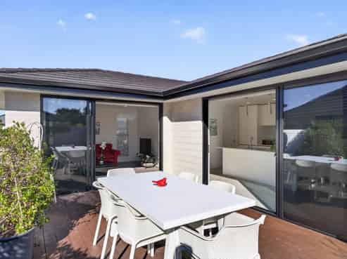 1 Te Akau Place, One Tree Point