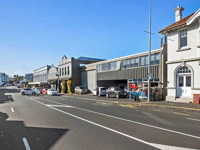 STRATEGIC FREEHOLD WITH INCOME IN PLACE

 
