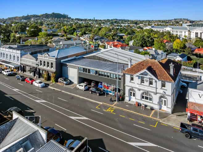 STRATEGIC FREEHOLD WITH INCOME IN PLACE

 
