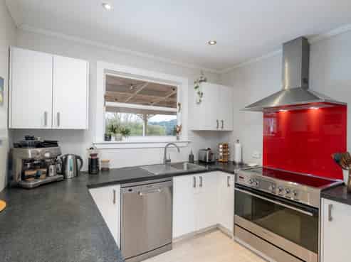 124 Wyndham Road, Pinehaven