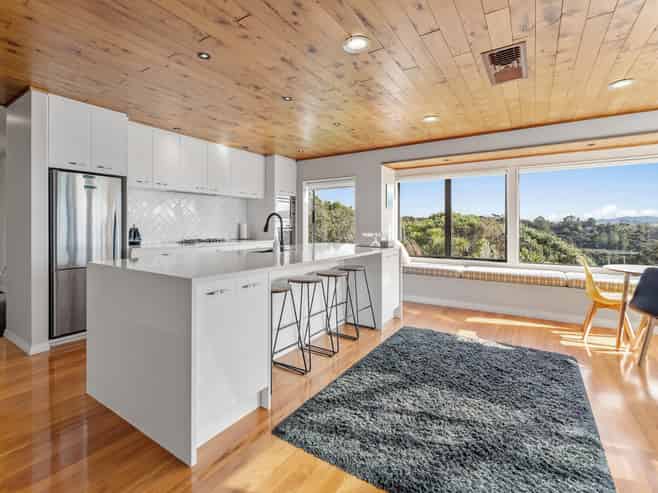 9 Kotare Place, Sandspit