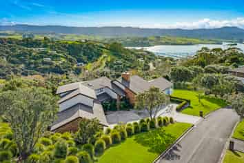 9 Kotare Place, Sandspit