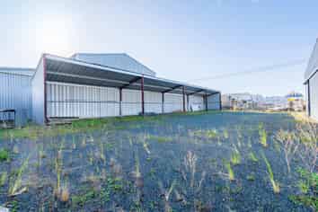 High-profile Port Road workshop - Rarely available