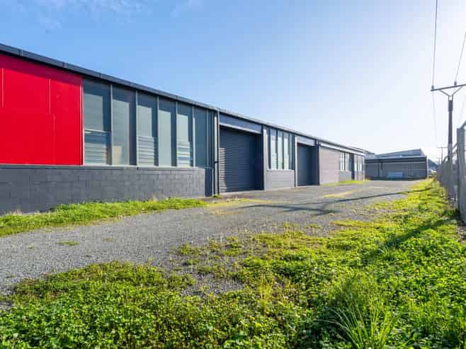 High-profile Port Road workshop - Rarely available
