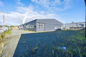 High-profile Port Road workshop - Rarely available