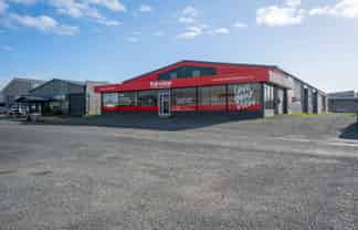 High-profile Port Road workshop - Rarely available