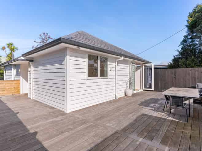 27a Castledine Cres, Glen Innes