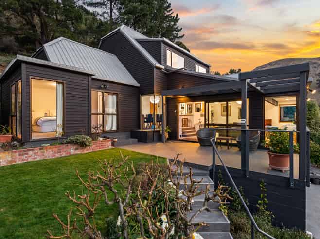 136 Sumnervale Drive, Sumner