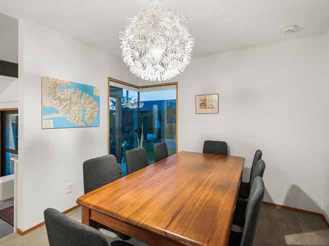 136 Sumnervale Drive, Sumner