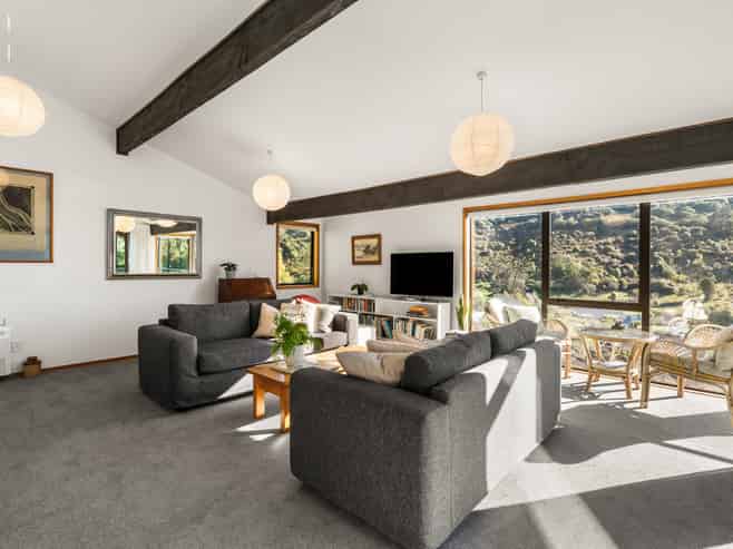 136 Sumnervale Drive, Sumner
