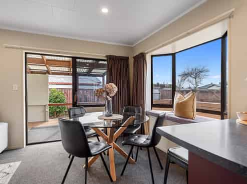 33 Starveall Street, Brightwater