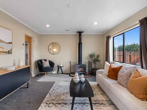 33 Starveall Street, Brightwater