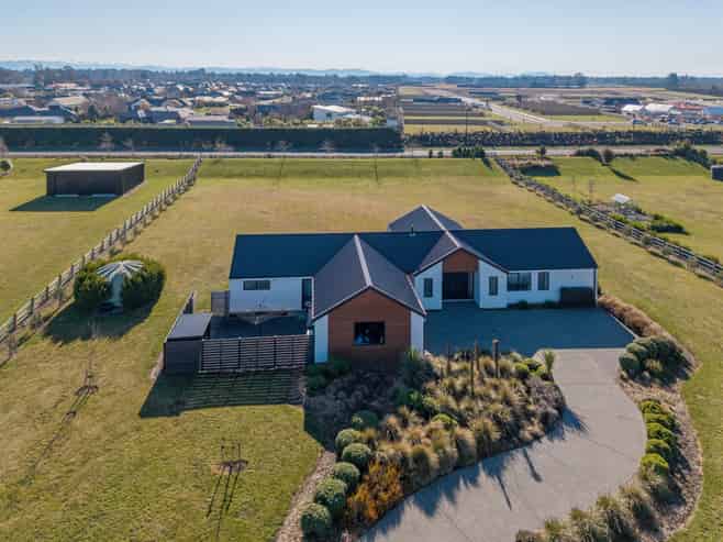 37 Silver Peaks Drive, West Melton