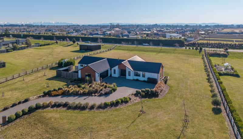 37 Silver Peaks Drive, West Melton