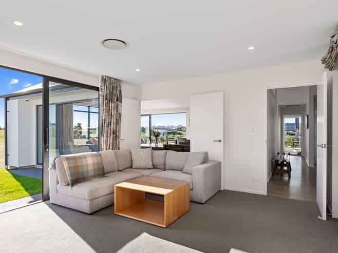 37 Silver Peaks Drive, West Melton