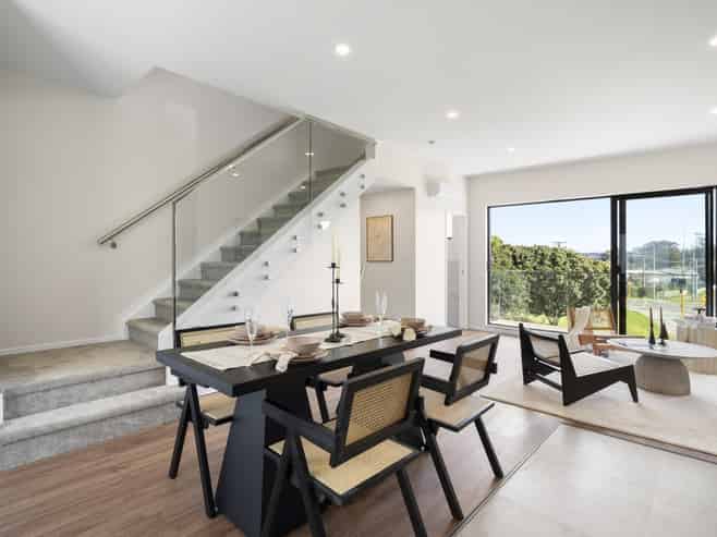 2/125 Universal Drive, Henderson