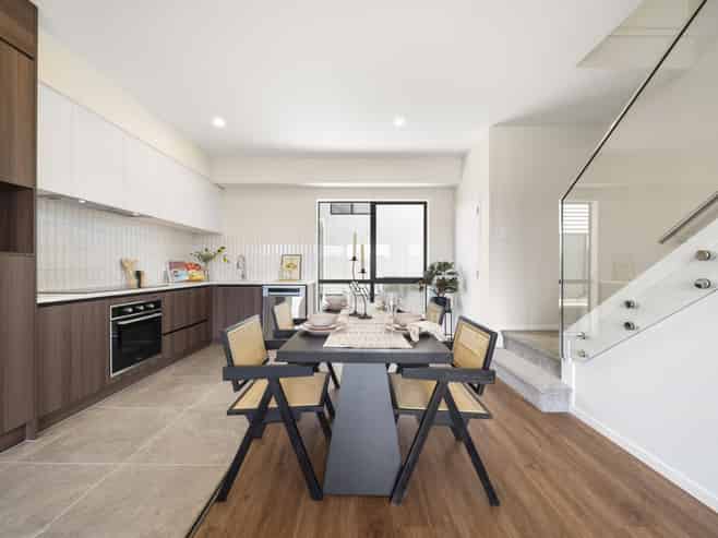 2/125 Universal Drive, Henderson
