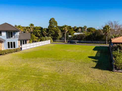 33 Barbados Way, One Tree Point