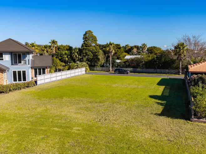 33 Barbados Way, One Tree Point