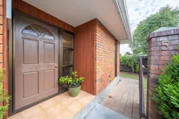 5 California Drive, Totara Park