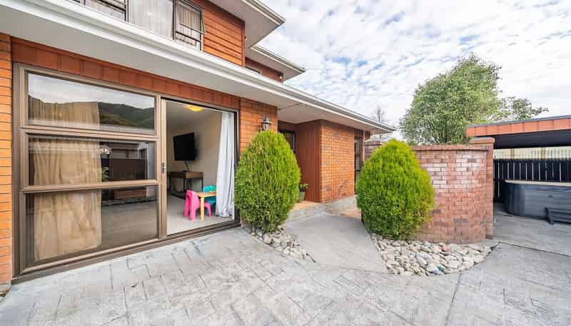 5 California Drive, Totara Park