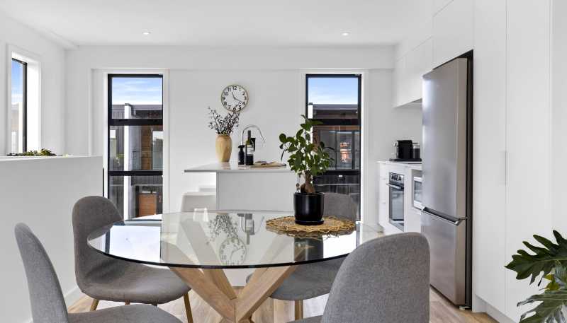 2/15 and 1/15 Keehan Drive, Hilltop