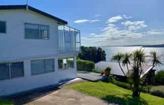 55 Kennedy Point Road, Surfdale