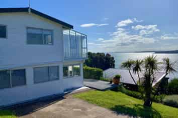 55 Kennedy Point Road, Surfdale