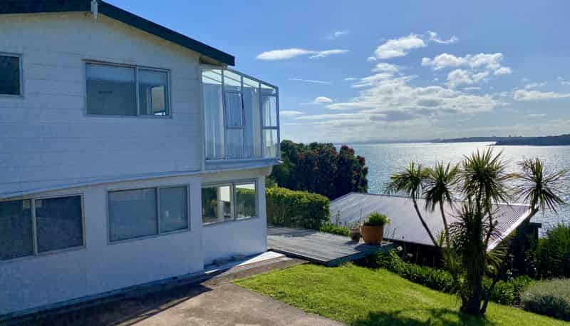 55 Kennedy Point Road, Surfdale