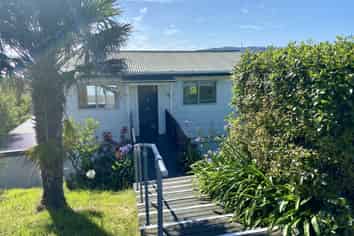 55 Kennedy Point Road, Surfdale