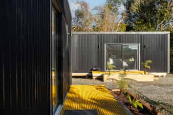 Thriving 3-Unit Accommodation Business!