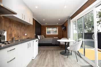 Thriving 3-Unit Accommodation Business!