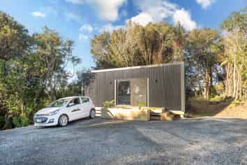 Thriving 3-Unit Accommodation Business!