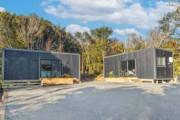 Thriving 3-Unit Accommodation Business!